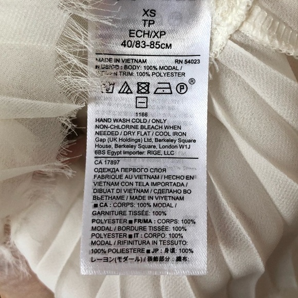 Banana Republic pleated ruffled bottom sleeveless top size Extra Small - Picture 7 of 8